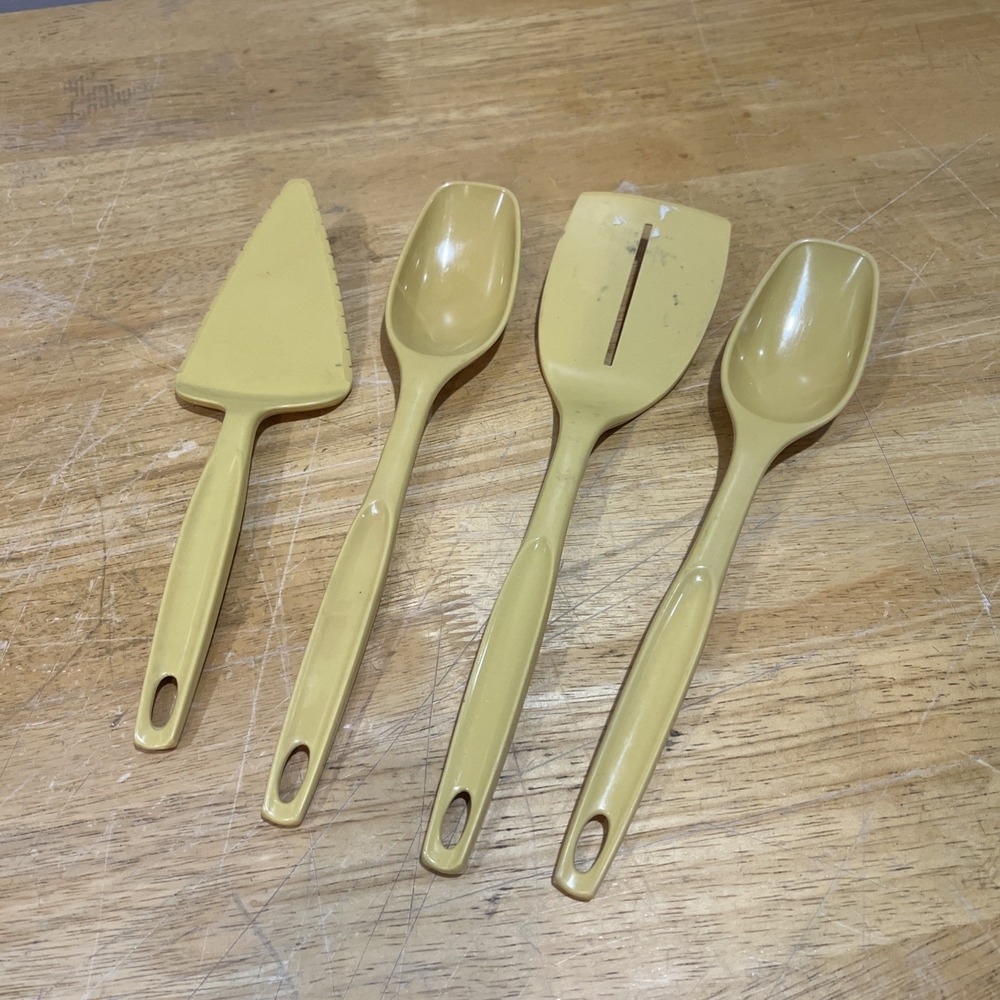 Vintage Foley Nylon Plastic MCM Kitchen Utensils Harvest Gold Yellow Spatula Pie